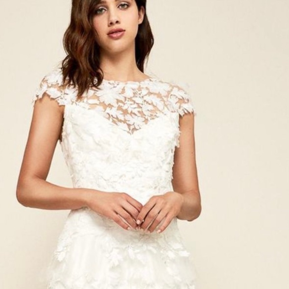 TADASHI WEDDING GOWN ; it’s the season; dreamy gown that impresses!!